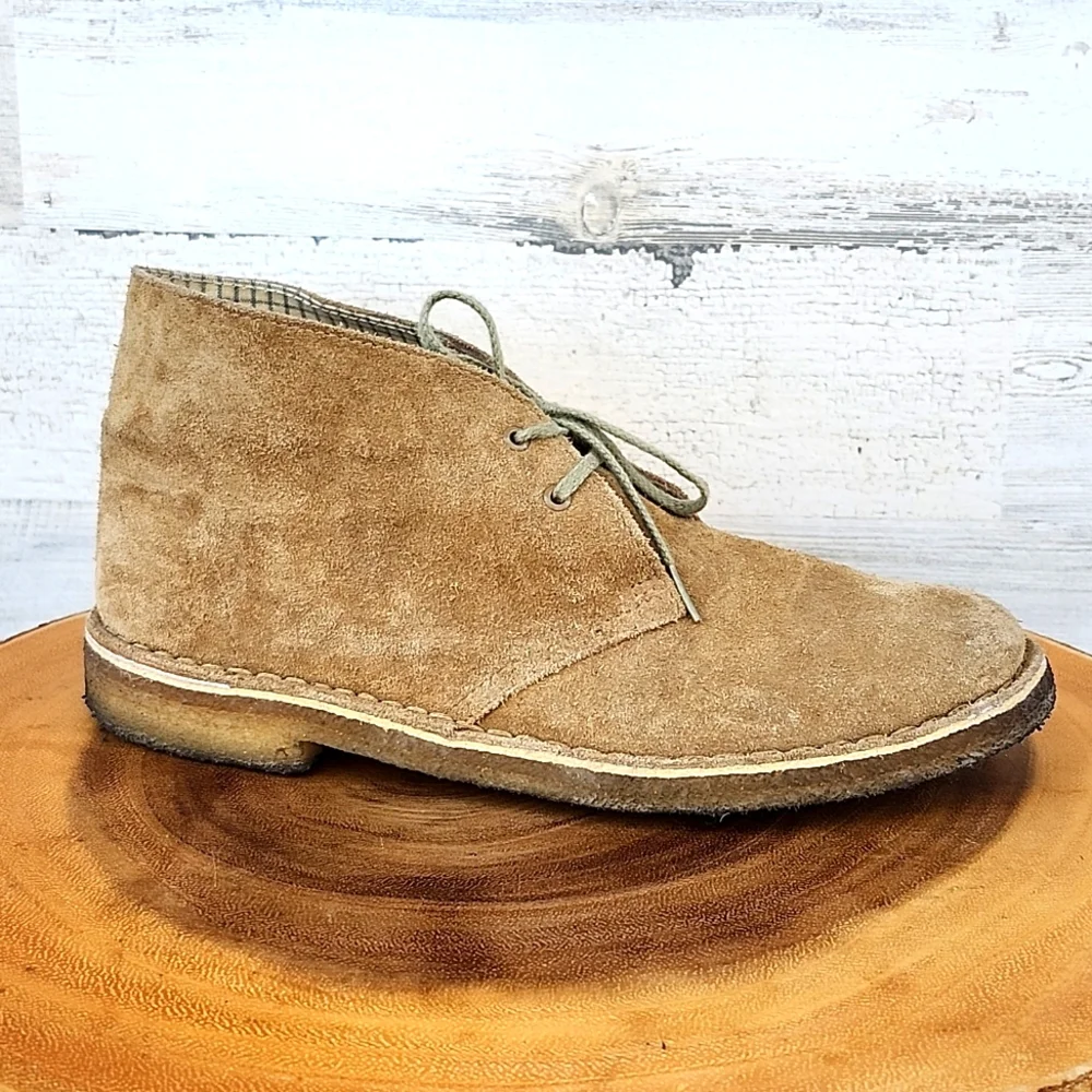 CLARKS ORIGINALS WOMEN'S DESERT BOOTS